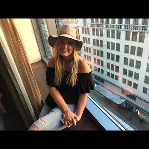 Meet your Posher, Laura